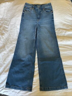 GAP stride Wide-Leg Jeans in Medium Blue Denim